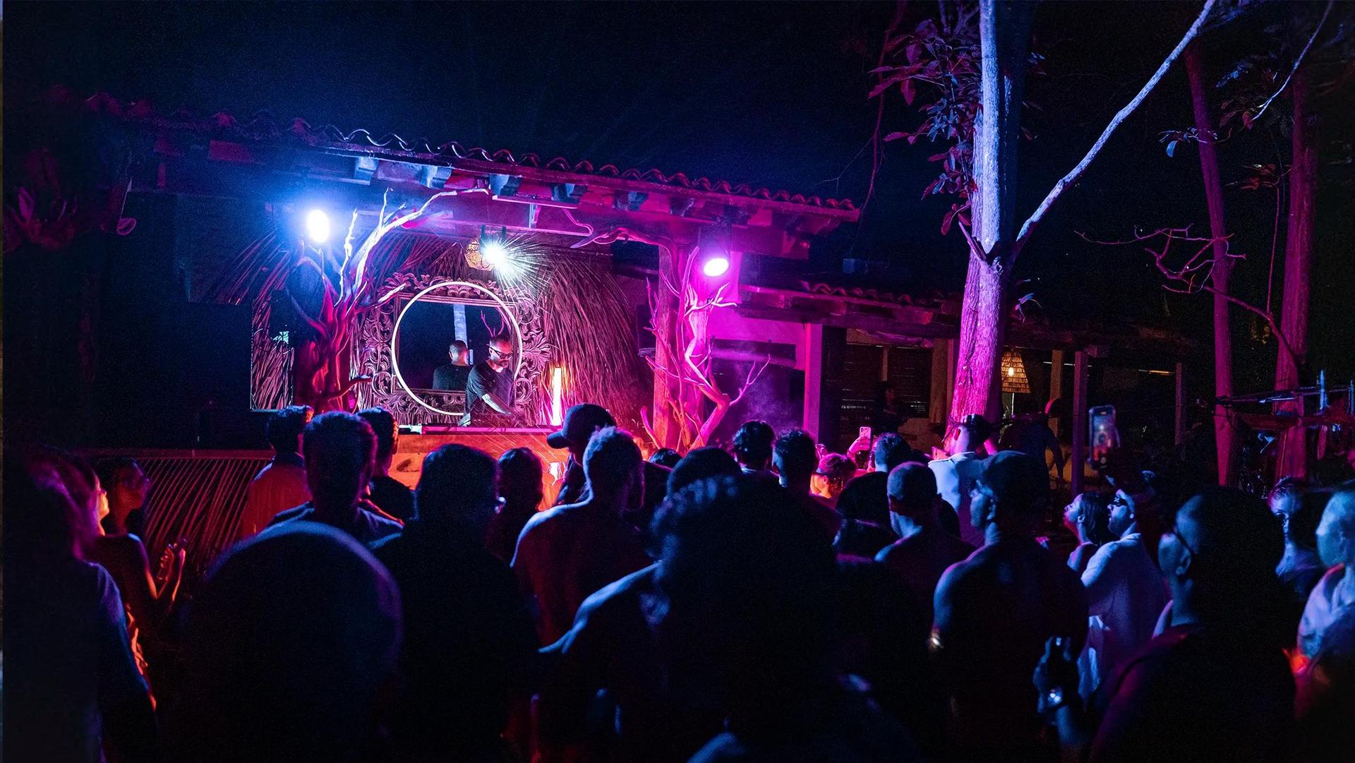 Majahuitas Beach Party